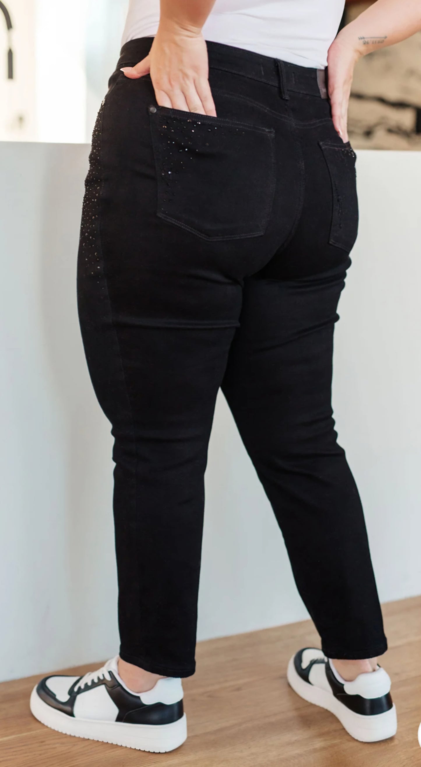 Judy Blue - Reese Rhinestone Slim Fit