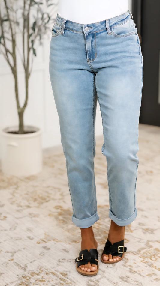 Judy Blue - Cheyenne V-Front Cool Boyfriend Jeans